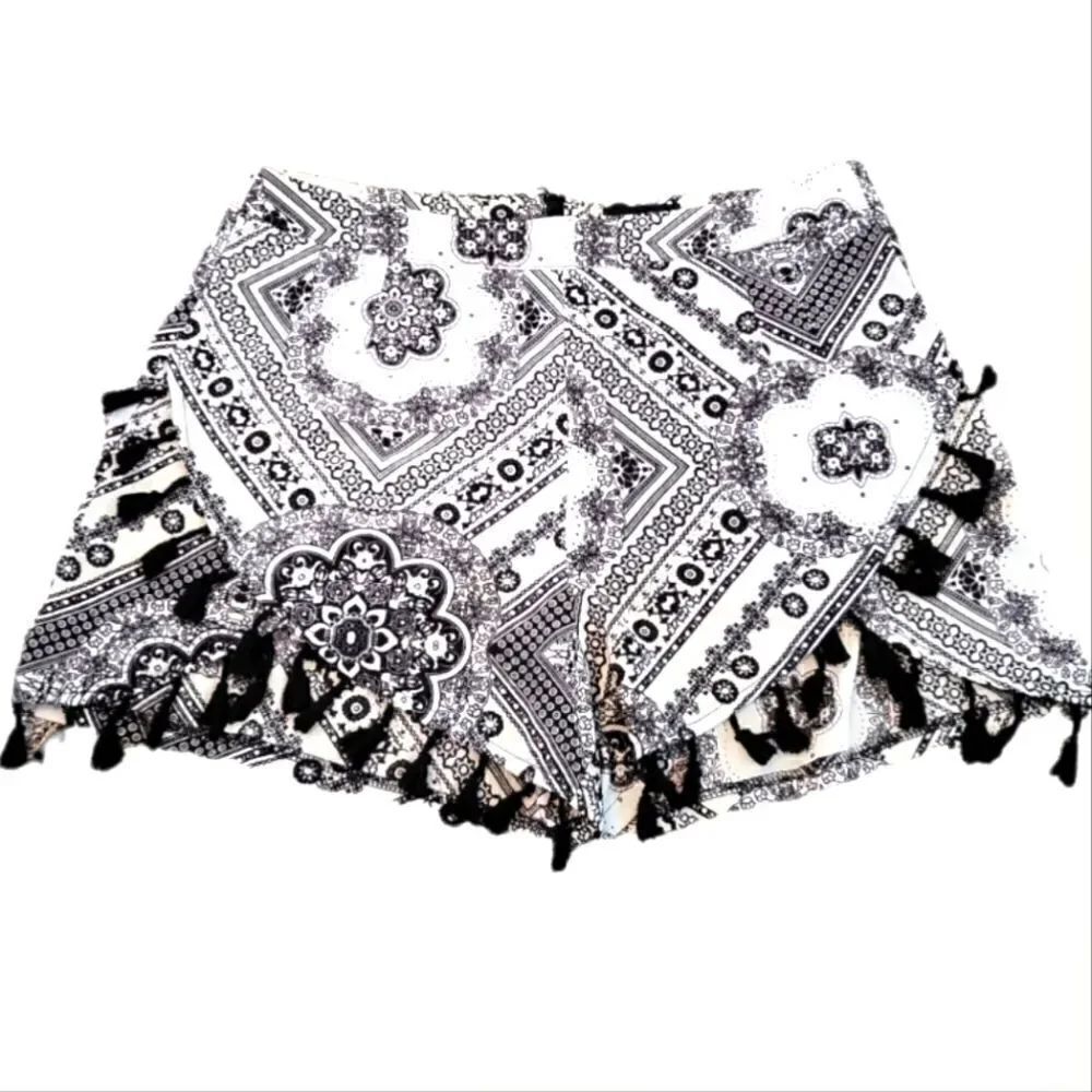 EC PRETTYLITTLETHING BOHO HIGH WAISTED SHORTS WITH TASSELS SZ. 10